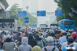 Hanoi sticks to 2030 motorcycle restriction plan in 4 inner-city districts: chairman - Ảnh 2.