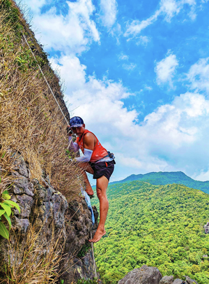 Conquering Ngoc Linh peak: The rooftop of Central Highlands and southern Vietnam- Ảnh 9.