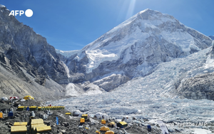 Japanese woman rescued alive on Peru's highest peak - Ảnh 2.