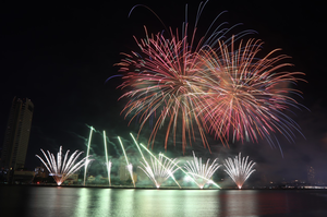 Da Nang gears up for largest-ever int’l fireworks festival with expanded stage, AR experience - Ảnh 2.