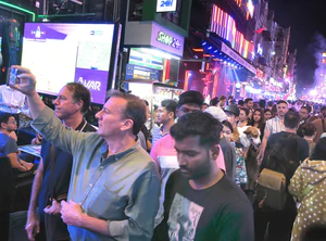 Vietnam plans to study more favorable entry-exit policies for int’l tourists - Ảnh 2.