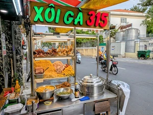 Unbelievably affordable: What a $1.3 viral meal in central Vietnam actually gets you - Ảnh 8.