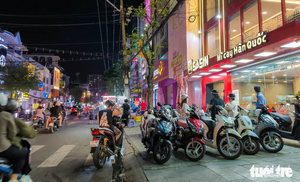 Clearing Ho Chi Minh City’s sidewalks a possible mission: opinion- Ảnh 3.