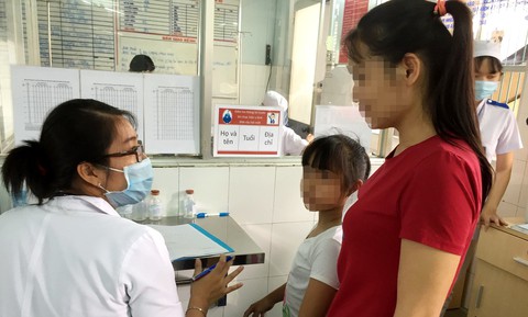 Không tự tiêm thuốc khi con dậy thì sớm - Ảnh 1. Không tự tiêm thuốc khi con dậy thì sớm - Ảnh 1.