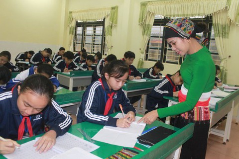 Mở lớp tiếng dân tộc Thái cho học sinh - Ảnh 1. Mở lớp tiếng dân tộc Thái cho học sinh - Ảnh 1.