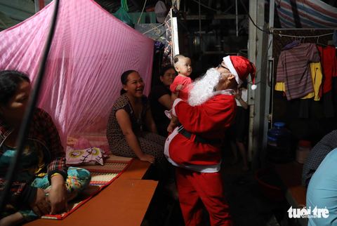 Những ông già Noel trên công trường Thủ Thiêm - Ảnh 12. Những ông già Noel trên công trường Thủ Thiêm - Ảnh 12.