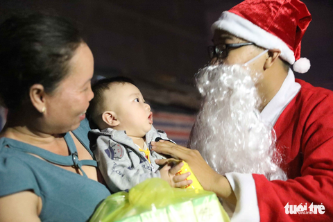 Những ông già Noel trên công trường Thủ Thiêm - Ảnh 14. Những ông già Noel trên công trường Thủ Thiêm - Ảnh 14.