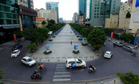 TP.HCM cấm xe đường Nguyễn Huệ tối 7-9 - Ảnh 1. TP.HCM cấm xe đường Nguyễn Huệ tối 7-9 - Ảnh 1.
