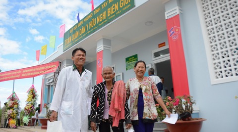 Nghĩa tình hai bên biên giới - Ảnh 3. Nghĩa tình hai bên biên giới - Ảnh 3.