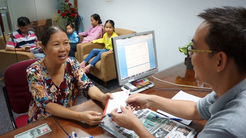 Nóng lòng lo cho miền Trung - Ảnh 1. Nóng lòng lo cho miền Trung - Ảnh 1.