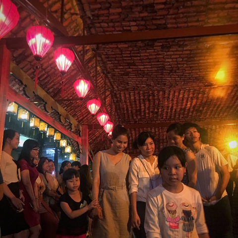 Trung thu không cần tới Hội An cũng có phố lồng đèn - Ảnh 2. Trung thu không cần tới Hội An cũng có phố lồng đèn - Ảnh 2.