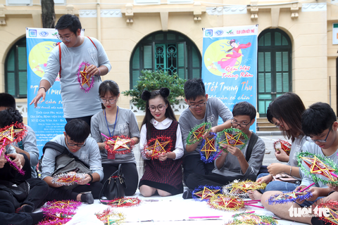 Trung Thu cho trẻ em thiệt thòi ở Hà Nội, Đà Nẵng, TP.HCM - Ảnh 3. Trung Thu cho trẻ em thiệt thòi ở Hà Nội, Đà Nẵng, TP.HCM - Ảnh 3.