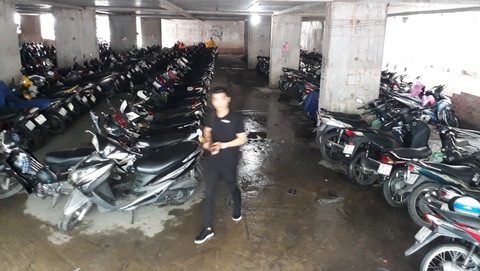 Ở cao ốc ngay ngáy lo cái hầm ngập nước - Ảnh 1. Ở cao ốc ngay ngáy lo cái hầm ngập nước - Ảnh 1.