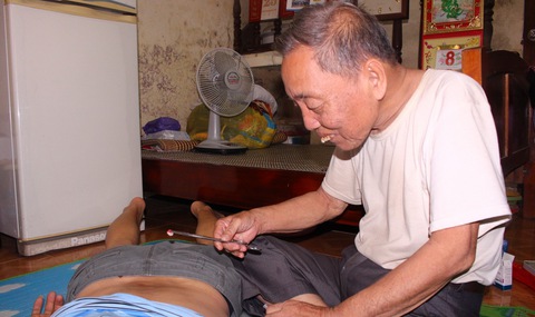 Bác sĩ của người nghèo - Ảnh 3. Bác sĩ của người nghèo - Ảnh 3.