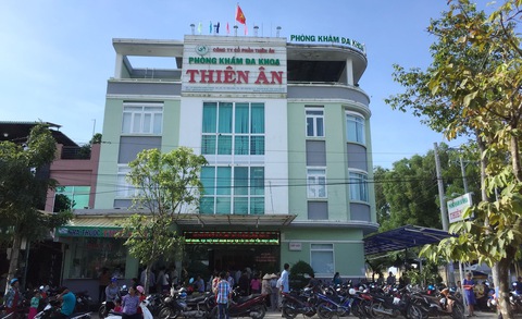 Phòng khám ở tỉnh mạo danh bác sĩ Sài Gòn - Ảnh 1. Phòng khám ở tỉnh mạo danh bác sĩ Sài Gòn - Ảnh 1.