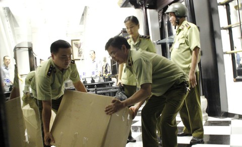 Phải bịt kẽ hở, diệt bảo kê hàng Trung Quốc đội lốt hàng Việt - Ảnh 1. Phải bịt kẽ hở, diệt bảo kê hàng Trung Quốc đội lốt hàng Việt - Ảnh 1.