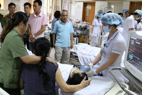 Bệnh viện Hòa Bình không đền, người nhà nạn nhân chạy thận sẽ kiện - Ảnh 1. Bệnh viện Hòa Bình không đền, người nhà nạn nhân chạy thận sẽ kiện - Ảnh 1.