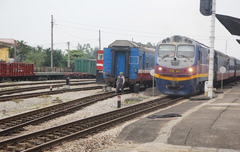Hệ thống tín hiệu ngàn tỉ phụ thuộc nhà thầu nước ngoài - Ảnh 1. Hệ thống tín hiệu ngàn tỉ phụ thuộc nhà thầu nước ngoài - Ảnh 1.