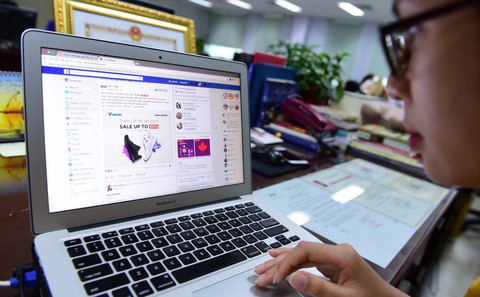 Sửa luật để thu thuế Google, Facebook? - Ảnh 1. Sửa luật để thu thuế Google, Facebook? - Ảnh 1.