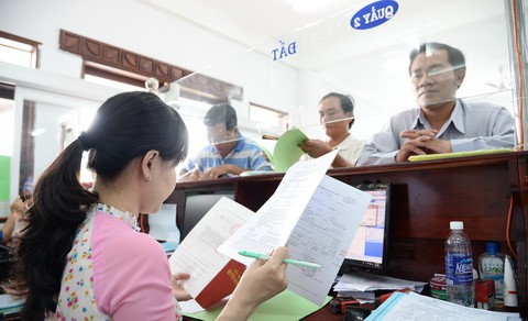 Từ 5-12: Ai có quyền sử dụng đất thì có tên trong sổ đỏ - Ảnh 1. Từ 5-12: Ai có quyền sử dụng đất thì có tên trong sổ đỏ - Ảnh 1.