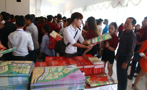 Sở Xây dựng đang phối hợp với công an xử lý Địa ốc Alibaba - Ảnh 1. Sở Xây dựng đang phối hợp với công an xử lý Địa ốc Alibaba - Ảnh 1.