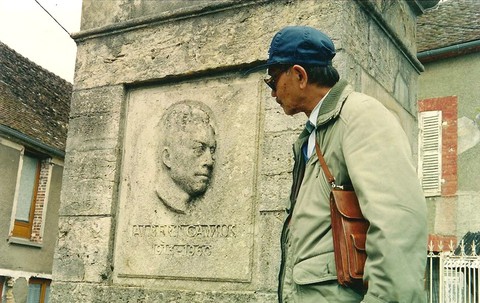 Nhà văn, dịch giả Trần Thiện Đạo qua đời ở tuổi 85 tại Paris - Ảnh 2. Nhà văn, dịch giả Trần Thiện Đạo qua đời ở tuổi 85 tại Paris - Ảnh 2.