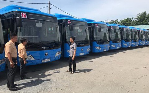 24 xe buýt CNG thân thiện môi trường bắt đầu chạy ngày 1-12 - Ảnh 1. 24 xe buýt CNG thân thiện môi trường bắt đầu chạy ngày 1-12 - Ảnh 1.
