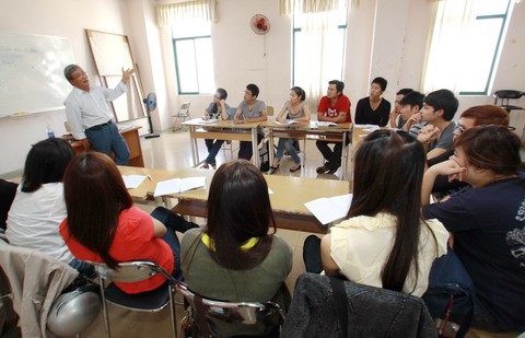 Sinh viên: Vào hội đồng trường để làm gì? - Ảnh 1. Sinh viên: Vào hội đồng trường để làm gì? - Ảnh 1.