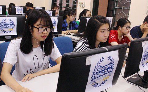 Thiếu môi trường ngoại ngữ hàng ngày cho sinh viên - Ảnh 1. Thiếu môi trường ngoại ngữ hàng ngày cho sinh viên - Ảnh 1.