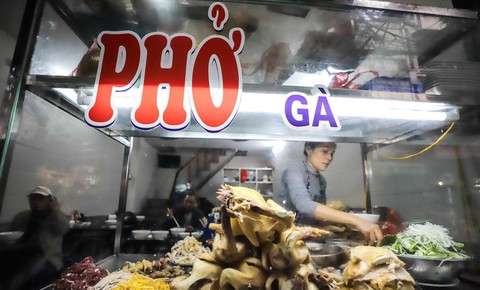 Phở Việt - Kỳ 2: Từ phở bò đến phở gà - Ảnh 1. Phở Việt - Kỳ 2: Từ phở bò đến phở gà - Ảnh 1.