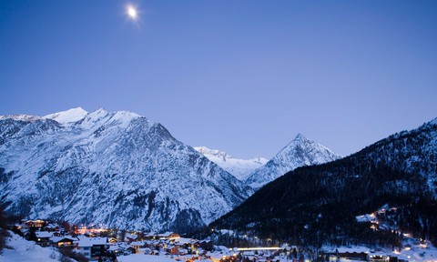 Sạt lở tuyết ở núi Alps: giải cứu 150 du khách - Ảnh 1. Sạt lở tuyết ở núi Alps: giải cứu 150 du khách - Ảnh 1.