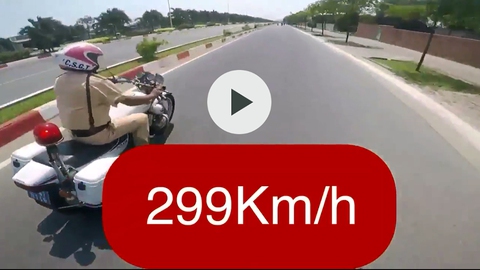 Lao xe máy tốc độ bàn thờ 299km/h để câu like? - Ảnh 2. Lao xe máy tốc độ bàn thờ 299km/h để câu like? - Ảnh 2.