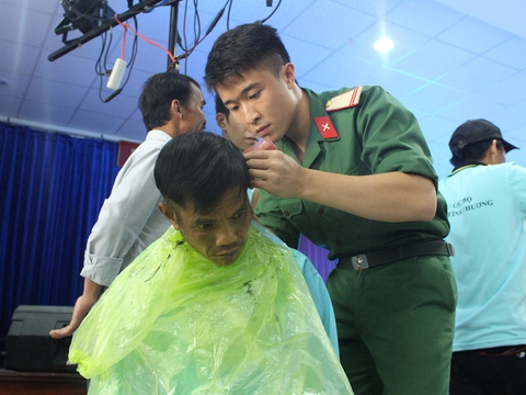 Chủ nhật tuyệt vời của những người trẻ tình nguyện - Ảnh 7. Chủ nhật tuyệt vời của những người trẻ tình nguyện - Ảnh 7.