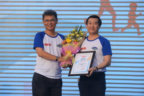Hơn 1.000 người đi bộ, sôi động ngả đường quận 2 - Ảnh 3. Hơn 1.000 người đi bộ, sôi động ngả đường quận 2 - Ảnh 3.
