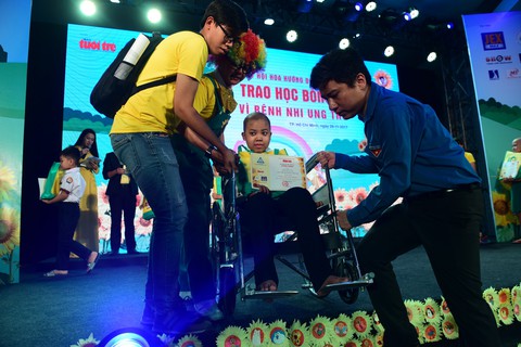 Nối dài những ước mơ trong đêm kỉ niệm 10 năm của Thúy - Ảnh 14. Nối dài những ước mơ trong đêm kỉ niệm 10 năm của Thúy - Ảnh 14.