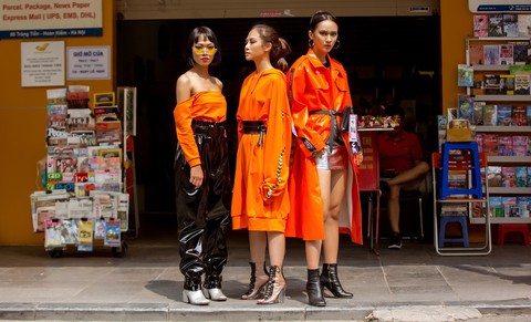 Thời trang đường phố độc lạ tại Vietnam International Fashion Week - Ảnh 3. Thời trang đường phố độc lạ tại Vietnam International Fashion Week - Ảnh 3.