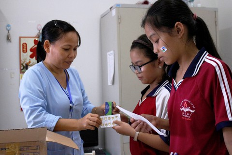 Cứ 5 giây có một người mất đi thị lực - Ảnh 2. Cứ 5 giây có một người mất đi thị lực - Ảnh 2.