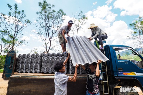 Tâm bão Hà Tĩnh: nhiều hộ dân không còn khả năng dựng lại nhà - Ảnh 15. Tâm bão Hà Tĩnh: nhiều hộ dân không còn khả năng dựng lại nhà - Ảnh 15.