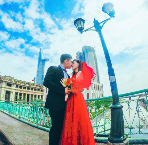 Ảnh cưới lãng mạn của cặp đôi chiến sĩ nên duyên nhờ công nghệ - Ảnh 10. Ảnh cưới lãng mạn của cặp đôi chiến sĩ nên duyên nhờ công nghệ - Ảnh 10.