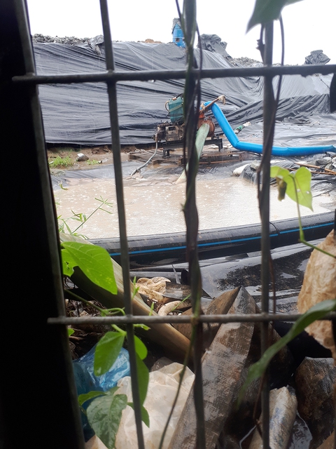 Nghi tràn nước thải từ bãi rác Đa Phước, dân phản ứng - Ảnh 5. Nghi tràn nước thải từ bãi rác Đa Phước, dân phản ứng - Ảnh 5.