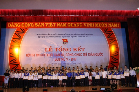 Trao giải Hội thi tin học trẻ toàn quốc 2017 - Ảnh 1. Trao giải Hội thi tin học trẻ toàn quốc 2017 - Ảnh 1.