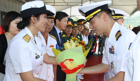 Hai tàu Hải quân Hàn Quốc thăm Đà Nẵng - Ảnh 6. Hai tàu Hải quân Hàn Quốc thăm Đà Nẵng - Ảnh 6.