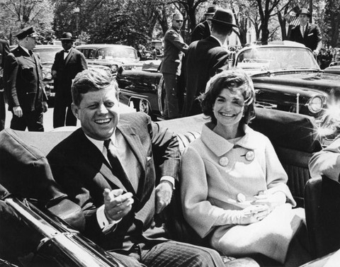 Đệ nhất phu nhân Jaqueline Kennedy bị nghi đã giết tổng thống Kennedy - Ảnh 4. Đệ nhất phu nhân Jaqueline Kennedy bị nghi đã giết tổng thống Kennedy - Ảnh 4.