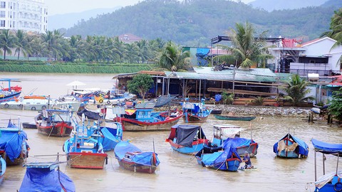 Nha Trang: người lo lắng, kẻ thờ ơ chống bão - Ảnh 11. Nha Trang: người lo lắng, kẻ thờ ơ chống bão - Ảnh 11.