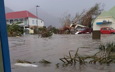 Bão Irma tàn phá các đảo khu vực Caribe - Ảnh 6. Bão Irma tàn phá các đảo khu vực Caribe - Ảnh 6.