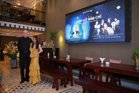 Doanh nhân Hồng Anh thu âm ca khúc mới của NS Vũ Thành An - Ảnh 2. Doanh nhân Hồng Anh thu âm ca khúc mới của NS Vũ Thành An - Ảnh 2.