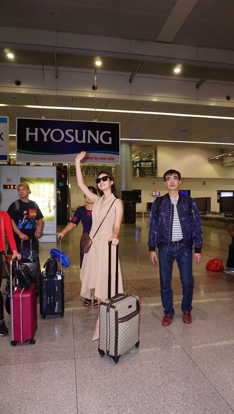 Đỗ Mỹ Linh rạng rỡ về nước sau một tháng ở đấu trường Miss World - Ảnh 5. Đỗ Mỹ Linh rạng rỡ về nước sau một tháng ở đấu trường Miss World - Ảnh 5.