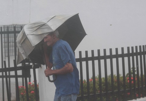 Bão Irma tàn phá các đảo khu vực Caribe - Ảnh 9. Bão Irma tàn phá các đảo khu vực Caribe - Ảnh 9.