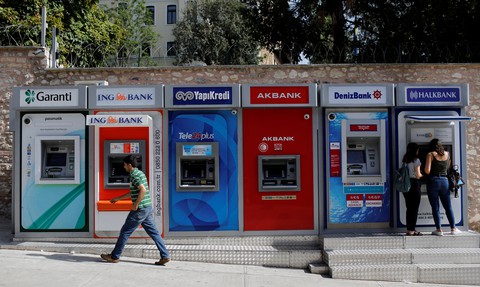 Máy ATM đã thay đổi chúng ta như thế nào? - Ảnh 1. Máy ATM đã thay đổi chúng ta như thế nào? - Ảnh 1.