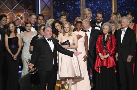 Nicole Kidman lại được vinh danh ở Emmy 2017 - Ảnh 1. Nicole Kidman lại được vinh danh ở Emmy 2017 - Ảnh 1.